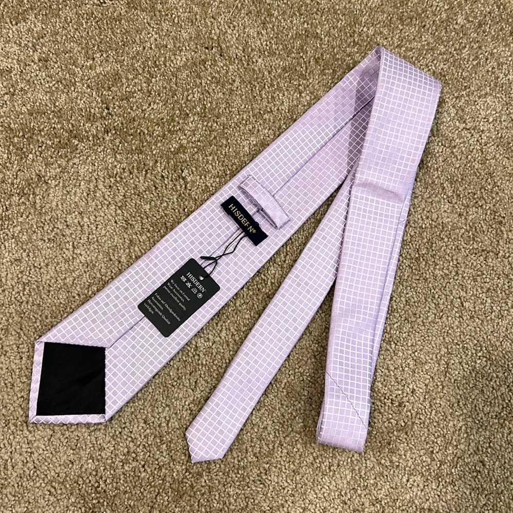 BNWT Lavender Tie
